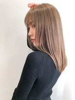 シェノン 西梅田(CHAINON)&nbsp;前髪/レイヤーロング/ハイトーン/グレーベージュ/デザインカラー