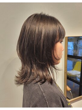 クンクンルーホーライシー(KUN KUN LU HO laishi) ミディアムレイヤー