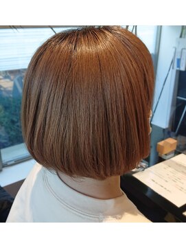 オート ボーテ カリッタ 名古屋(HAUTE BEAUTE CARITTA) オレンジ系カラーのミニボブ