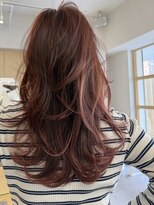 バベル アット フルリール 甲子園口(BABEL at fleurir)&nbsp;動きたっぷりのレイヤーロングにピンクベージュの色味