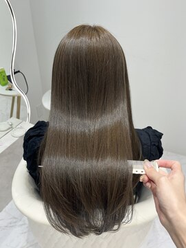 オリーブカラーで赤みゼロに！