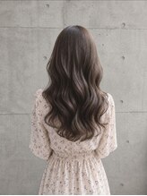 ロハスバイケンジ(LOHAS by KENJE)&nbsp;透明感グレージュ×コテ巻き風パーマで大人可愛いロングヘア♪