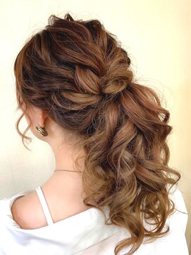 ヘアセットアップス(UP's) 動きたっぷり( *´艸｀)『優雅で大人可愛いローポニーテール♪』