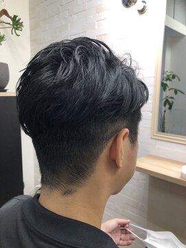 クレス 新宿御苑前(cresc) 短髪スーツツーブロック束感黒髪