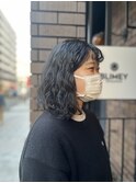 ミディアム重め前髪くるくるウェーブ