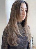ロングヘア　レイヤーカット　ベージュカラー　ハイライト