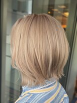 ラモードイワイインターナショナル(La Mode IWAI international)&nbsp;ミルクティーベージュのレイヤーボブ