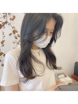 マウロア(MAULOA) "韓国風ロングヘア顔周りレイヤースタイル"ayumi