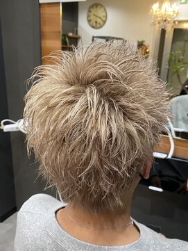 オフザリップ オーシャン(off the Lip ocean) ハイトーン×スパイキーショート