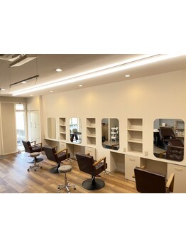 温かみのある空間で、一人ひとりのお悩みやなりたい姿に合わせてご提案◎大人女性の魅力を最大限に―。