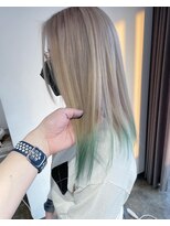 ニュート(Neut )&nbsp;ホワイトミルクティーカラー/裾カラーグリーン/エンドカラー