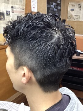 コダマ 新大塚店(KODAMA) アップバングツーブロックパーマショートスタイル(メンズ)床屋