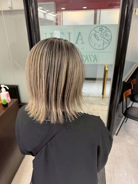 アイズ 本厚木(AIZU) シャドウルーツ ベージュ