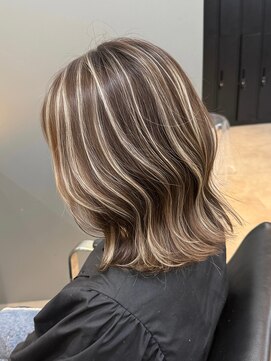 トゥイン 八王子(TWIN) ハイライトデザインカラーフェイスフレーミングレイヤーカット