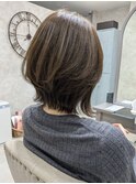 くびれのバランスがポイントのミディアムヘア◇