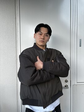 クロム トウキョウ ザ バーバーアルト 神保町店(CHROM TOKYO the Barber ALT) センターパート