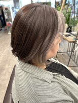 ルーナヘアー(LUNA hair)&nbsp;白髪ぼかしフェイスフレーミング　前下がりボブ　グレージュ