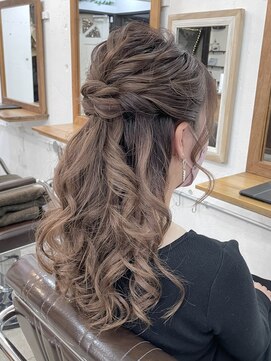 リッカ(RICCA) 【女子力上がるヘアセット】ふわふわハーフアップ♪