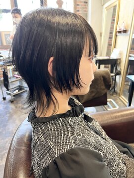 トロニー(TLONY) ショートウルフ ブルーブラック stylist/miaki