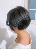 ブルーブラック、ボブショート
