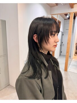レンク(LENC) ロングヘアのウルフスタイル
