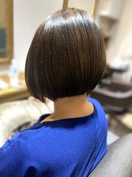 シー 浜松三方原店(She) 前下がりボブ 30代、40代、50代