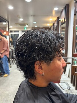 ハイパー(HYPER) 波巻きセンターパート『メンズパーマ/ハイライト/パーマ』