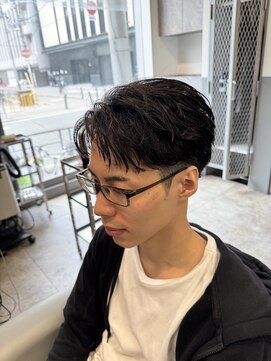 ノイセル 西本町(Noisyle) フェザーパーマスパイキーショートブルーブラックサーフカールF