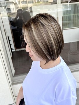 デュールイースト(Duul East) コントラストハイライト×ショートボブ