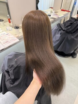 リリー(Lilley) オリーブグレージュ×小顔レイヤー×韓国風巻き×髪質改善