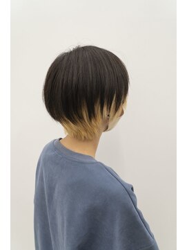 ビーヒアナウ N゜03 金沢駅西店(BE HERE NOW) 2トーンカラーショートレイヤーボブ
