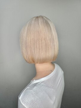 アン(Hair make un) ホワイトミルクティー