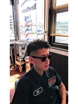 バーバーショップ ブラザーズ(barbershop Brothers) スパイスが効いてる!ビジネスライクヘアー