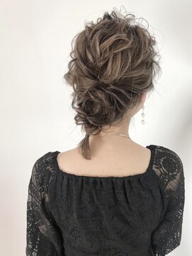 シェリ ヘアデザイン(CHERIE hair design) 編み込みふんわりアレンジ◎