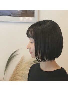 マウロア(MAULOA) “ミニボブ ボブ 黒髪スタイル 小顔 コンパクトボブ”中西英美子