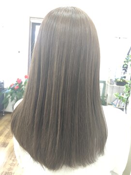 リリー ヘアーアンドビューティー(Lily) カットカラー