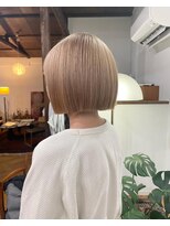 ニッカ(nicca)&nbsp;襟足スッキリ大人ショートボブ 20代30代ハイトーンベージュ