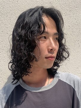 フィフス トウキョウ (fifth TOKYO) センターパートツイストスパイラルパーマ刈り上げツイストパーマ