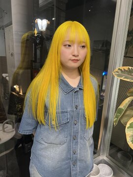 ジーナ オモテサンドウ(XENA) マニキュアで高発色イエローカラー