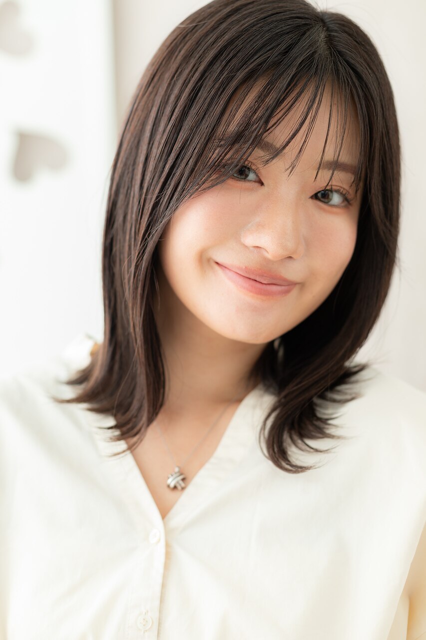 美髪グレージュカラーウェットヘア外ハネくびれミディアムY大宮