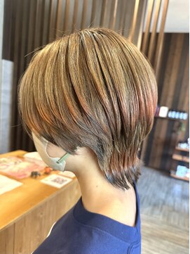 ブランシェ 小牧店(BRANCHE) ショートウルフ×デザインカラー〔西尾〕