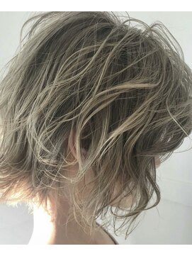 バビロン(Babylon) ルーズボブ