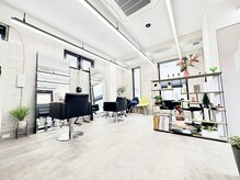 オントエンヘアー(ONTOEN.Hair)の雰囲気（サロン内は植物のあるシンプルな落ち着く内装）