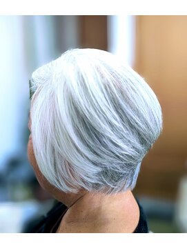 フォルツァ ショートボブ