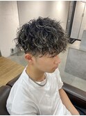 ハイライトカラー　ツイストスパイラルパーマ　フェードカット
