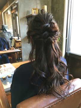 ノエル ヘアー アトリエ(Noele hair atelier) partyダウンスタイル