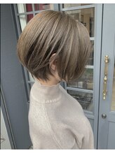 ヘアーアンドスパ アルバス(HAIR&SPA ALBAS) 大人可愛いくびれショート