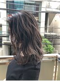グレージュアッシュ暗髪ミディアムグラデーションカラー外国人風