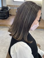 キノ(kino)&nbsp;細めコントラストハイライト/グレージュ/白髪ぼかし/ボブ/立川