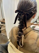 アオゾラヘアー フジサキグウ(AOZORA HAIR FUJISAKIGU) ベロアリボンアレンジ